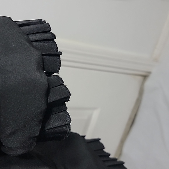 Lou Nardi Black Detachable Ruffle Trim Elegant Flowy Coat - Picture 6 of 15